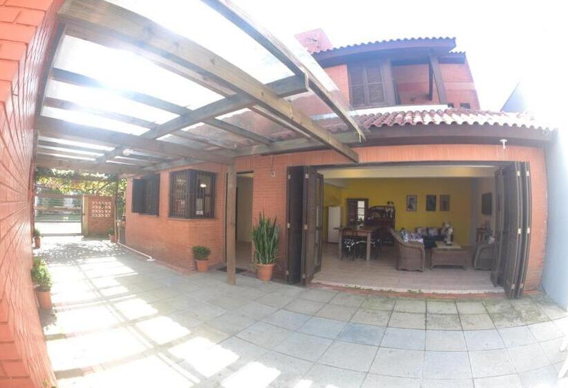 Pension Pousada Quintal !