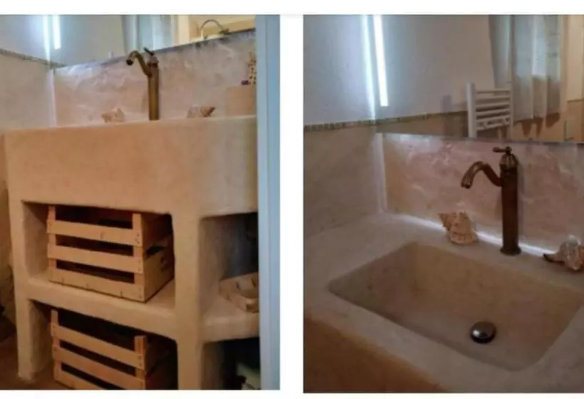 ペンション Vecchio Casale Quercetino   Androne