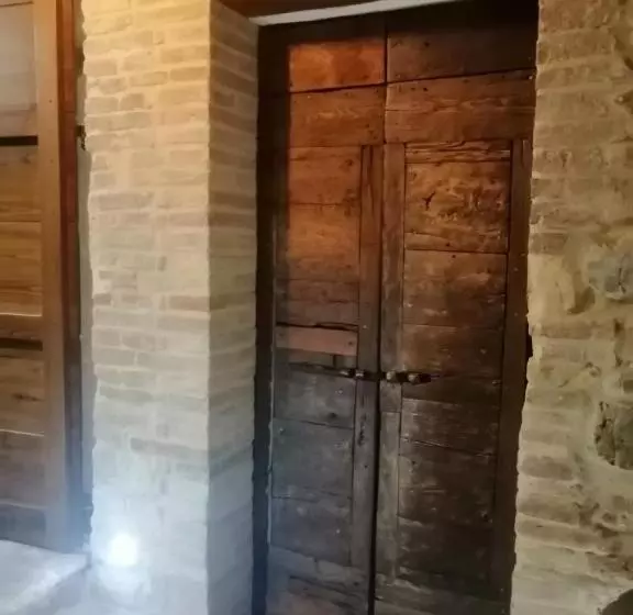 ペンション Vecchio Casale Quercetino   Androne