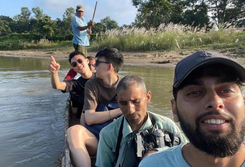 Tree Tops A Serene Friendly Hotel In Sauraha