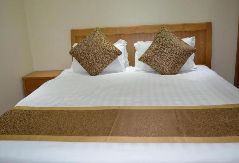 فندق رويال مالجا الجبيل   شركة الاجنحة الرائدة Royal Malaga