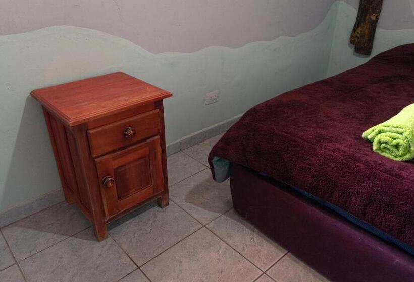 Acusi Hostel Camping