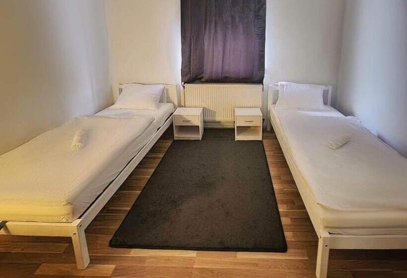 هاستل Adelin Vienna