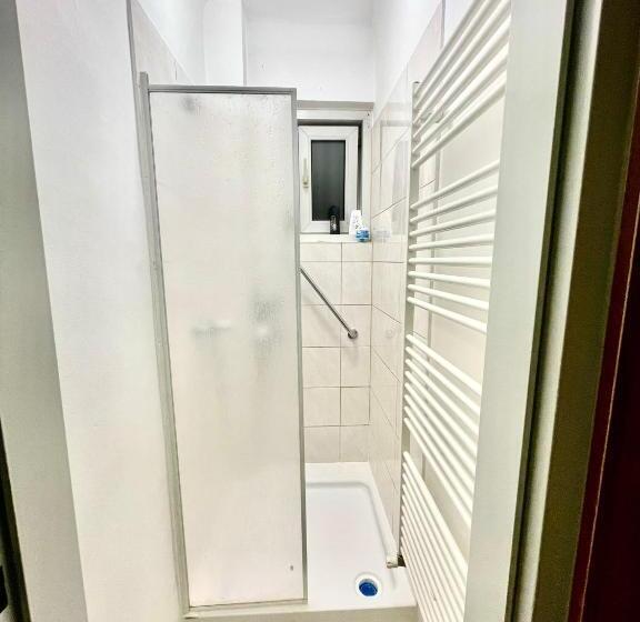 هاستل Adelin Vienna