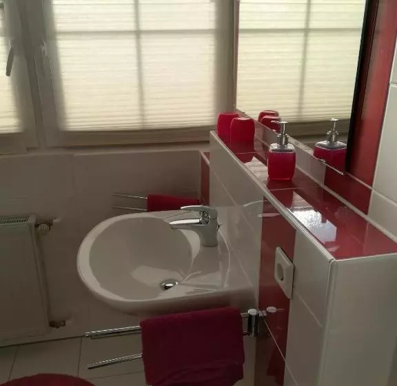 Aamiaismajoitus (B&B) Gaestehaus Jagsttalblick