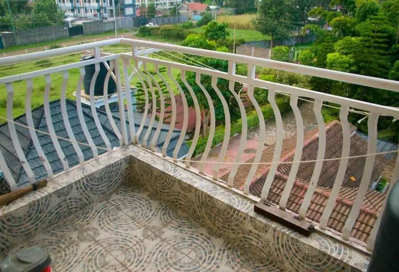 تختخواب و صبحانه Kia Gardens