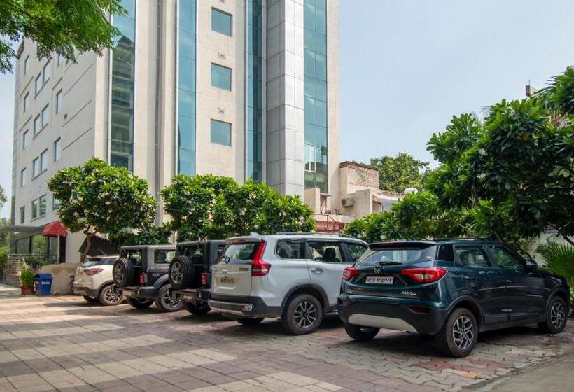 فندق Treebo Trend Grenville Near Udyog Vihar
