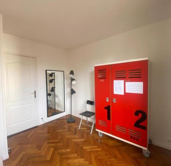 Neuilly Sur Seine Calme Et Lumineux. B&b. 3 Chambres