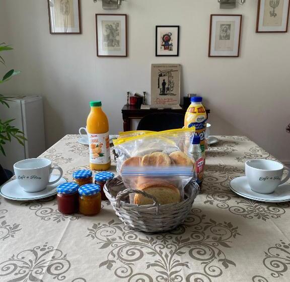 Neuilly Sur Seine Calme Et Lumineux. B&b. 3 Chambres