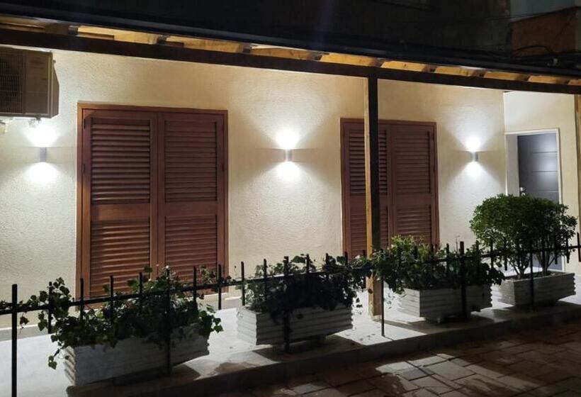 פנסיון Pietro Guesthouse 3