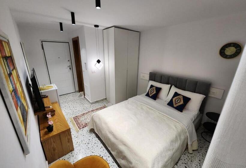 פנסיון Pietro Guesthouse 3