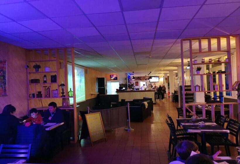 Пансион Room In Mobile Home   The Mobil Home De 4 4m