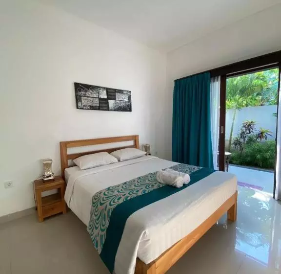 پانسیون Urban Jungle Beach House
