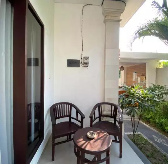 پانسیون Urban Jungle Beach House