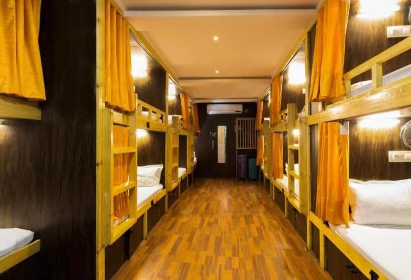 Sinhassan Dormitory Hostel Juhu