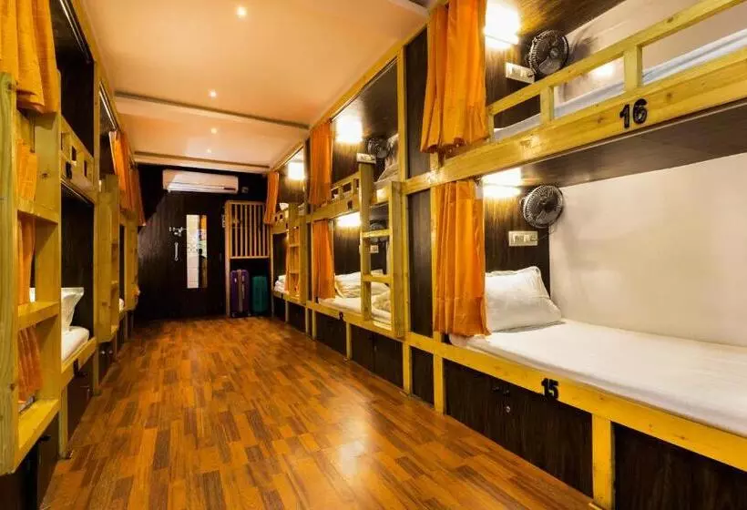 Sinhassan Dormitory Hostel Juhu