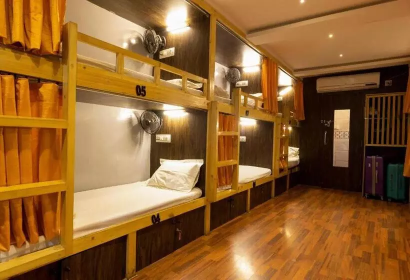 Sinhassan Dormitory Hostel Juhu