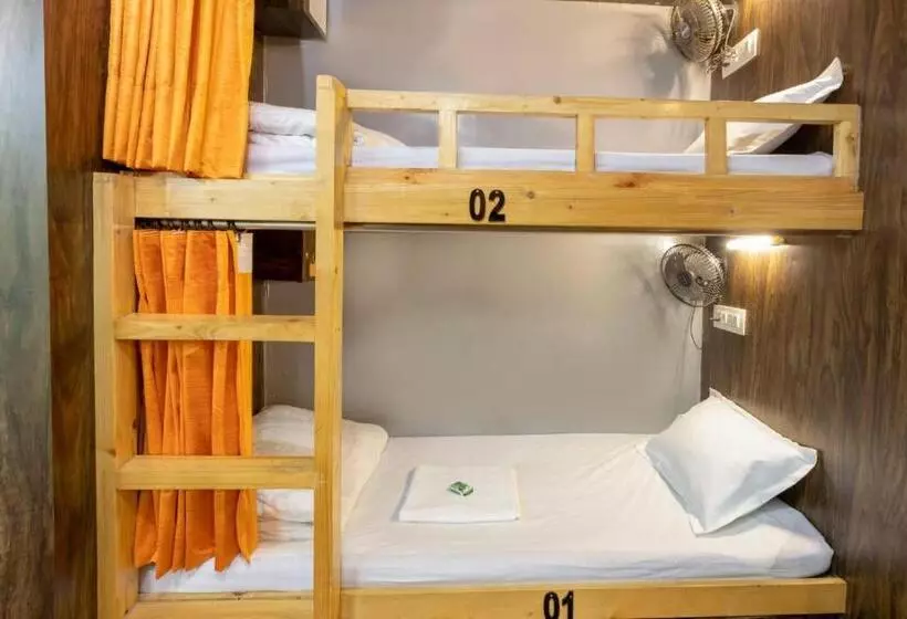 Sinhassan Dormitory Hostel Juhu