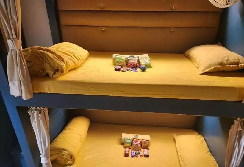 Sinhassan Dormitory Hostel Juhu