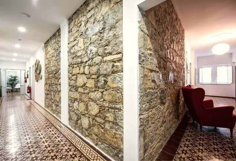 مسافرخانه Loulé Coreto Guesthouse