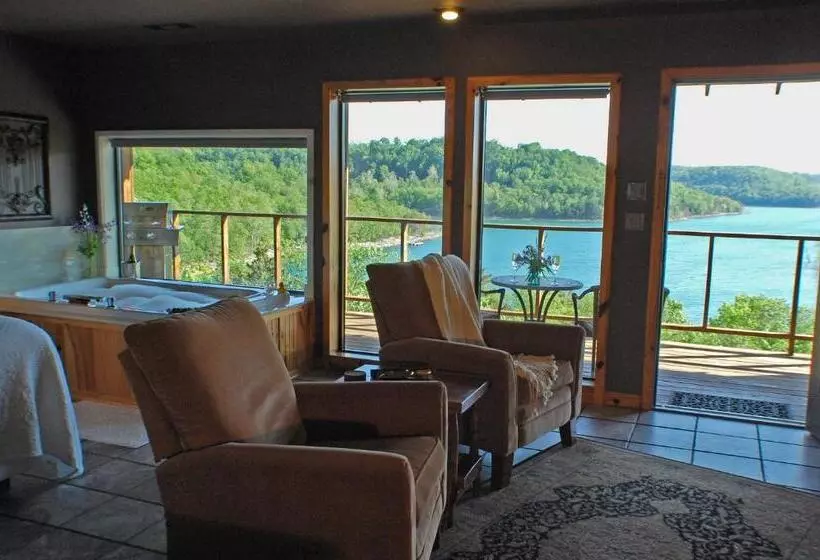 ホテル Beaver Lakefront Cabins   Couples Only Getaways