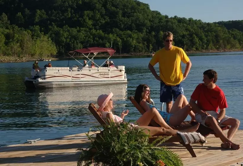 ホテル Beaver Lakefront Cabins   Couples Only Getaways