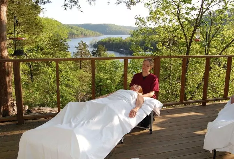 ホテル Beaver Lakefront Cabins   Couples Only Getaways