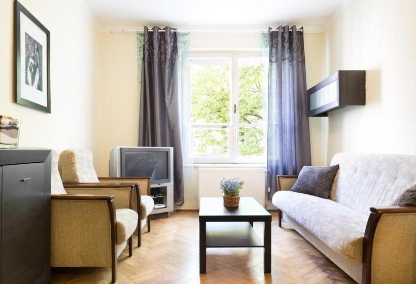 هتل Berry Apartments