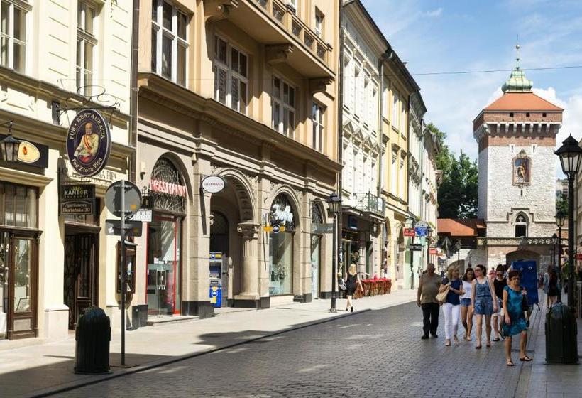 هتل Berry Apartments