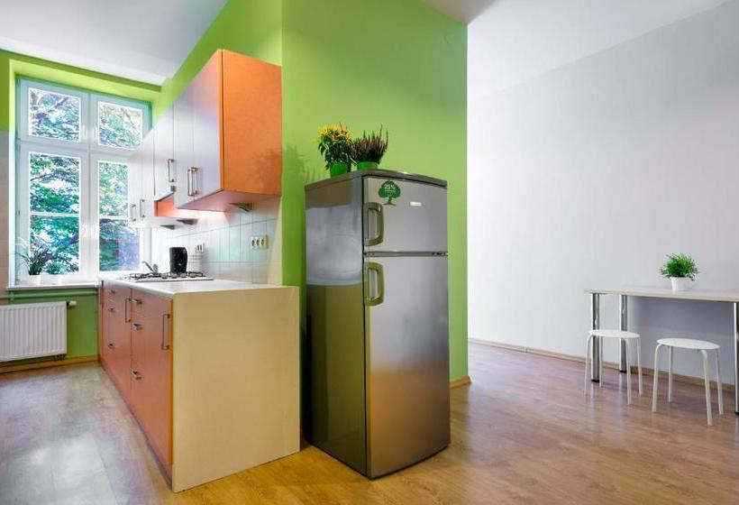 هتل Berry Apartments