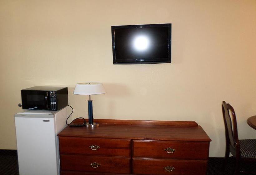 Отель Camelot Inn Elyria