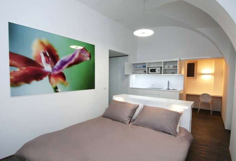 هتل Galeria River