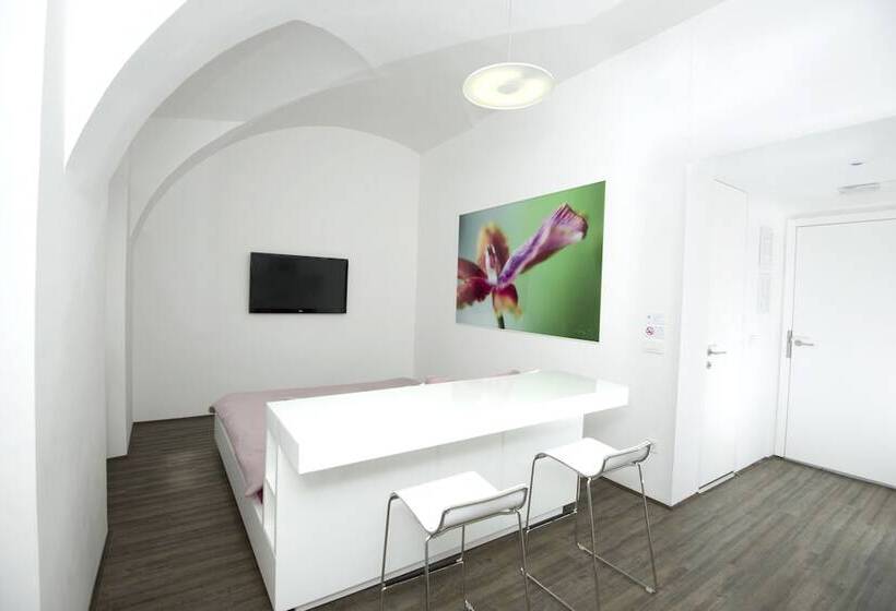 هتل Galeria River