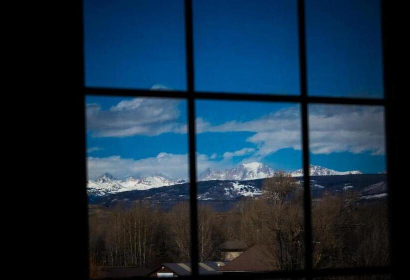 호텔 High Country Suites