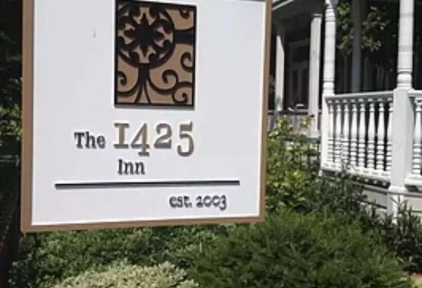 ホテル The 1425 Inn