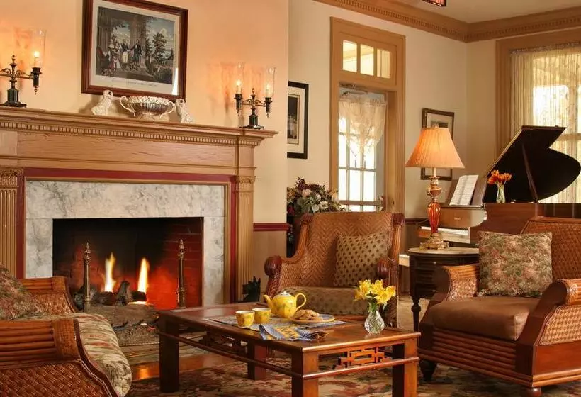 ホテル The Lafayette Inn