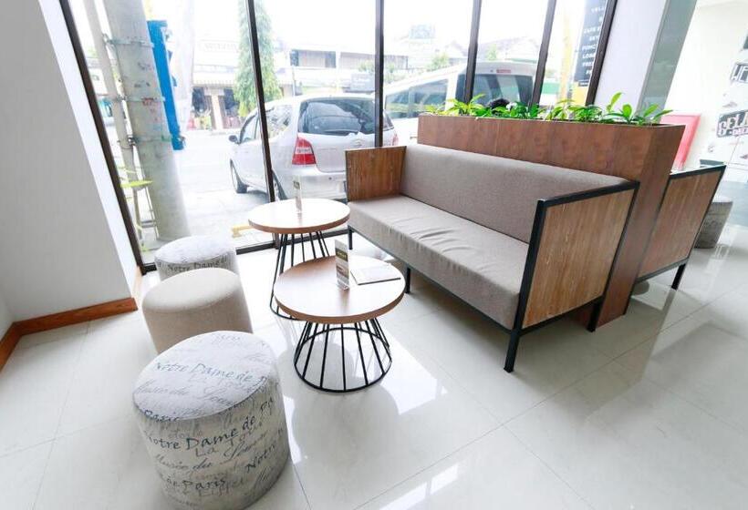 فندق Yellow Star Gejayan