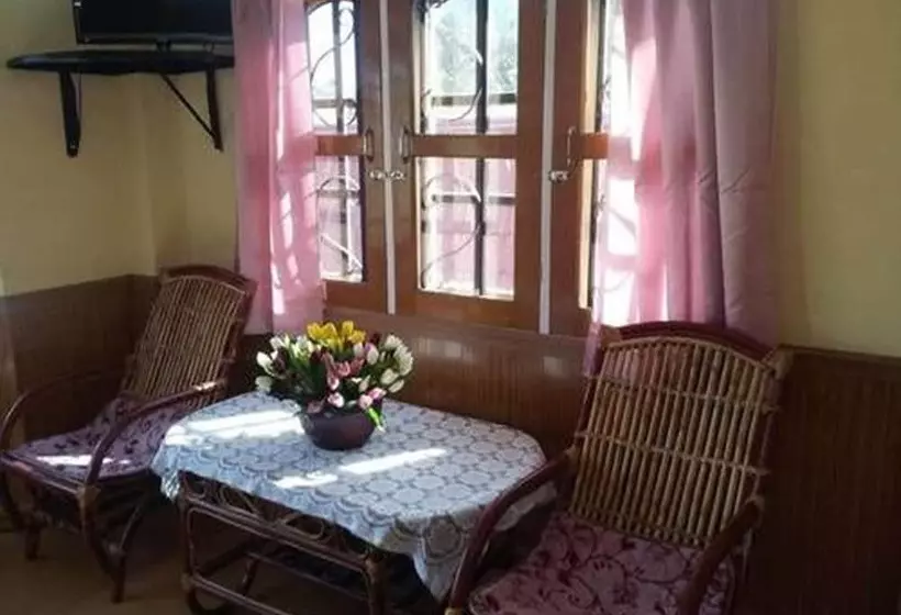 پانسیون Royal Flower Guest House