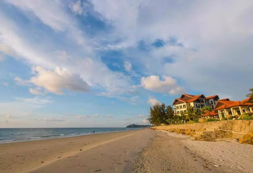 Sabah Beach Villas & Suites