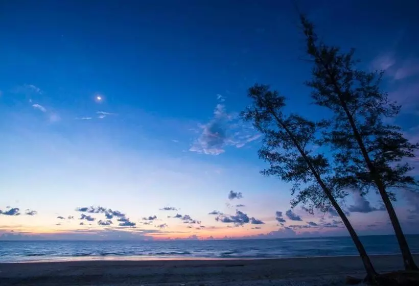 Sabah Beach Villas & Suites