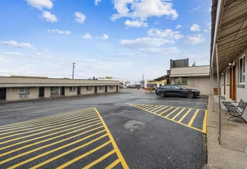 Selkirk Motel