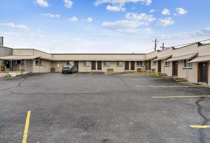 Selkirk Motel