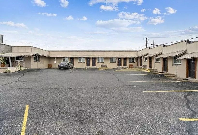 Selkirk Motel