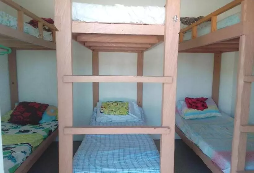 تختخواب و صبحانه Cronin Residence