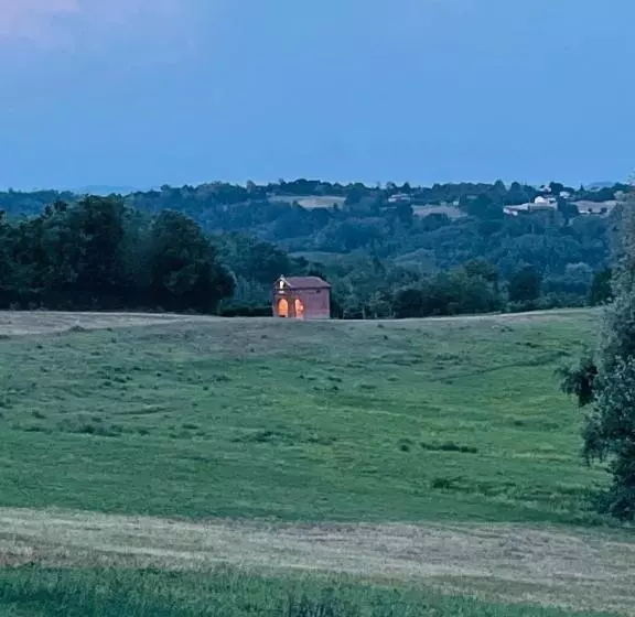 ベッドアンドブレックファースト La Valle Incantata