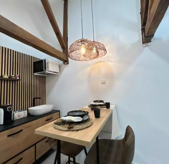 Aamiaismajoitus (B&B) Suites Chic Cozy