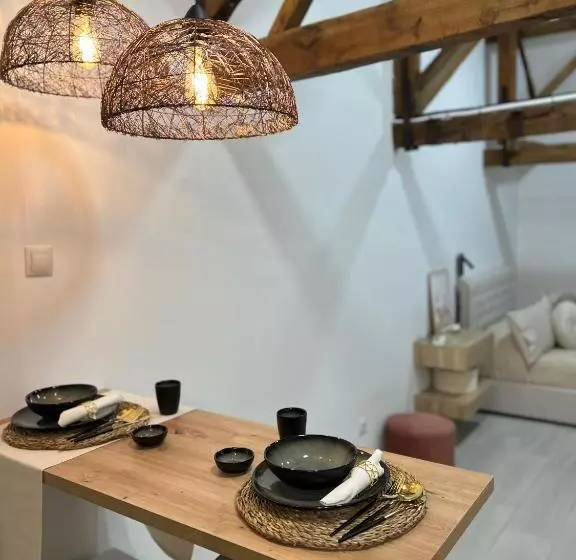 Aamiaismajoitus (B&B) Suites Chic Cozy