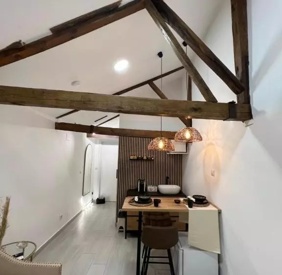 Aamiaismajoitus (B&B) Suites Chic Cozy