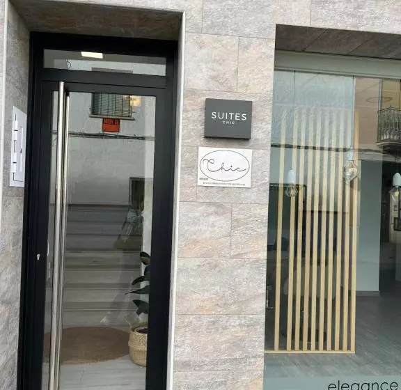 Aamiaismajoitus (B&B) Suites Chic Cozy