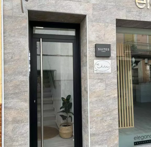 Aamiaismajoitus (B&B) Suites Chic Cozy